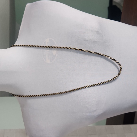 Vintage Trifari - Classic Black and Gold Twisted Rope Necklace - Picture 3 of 9
